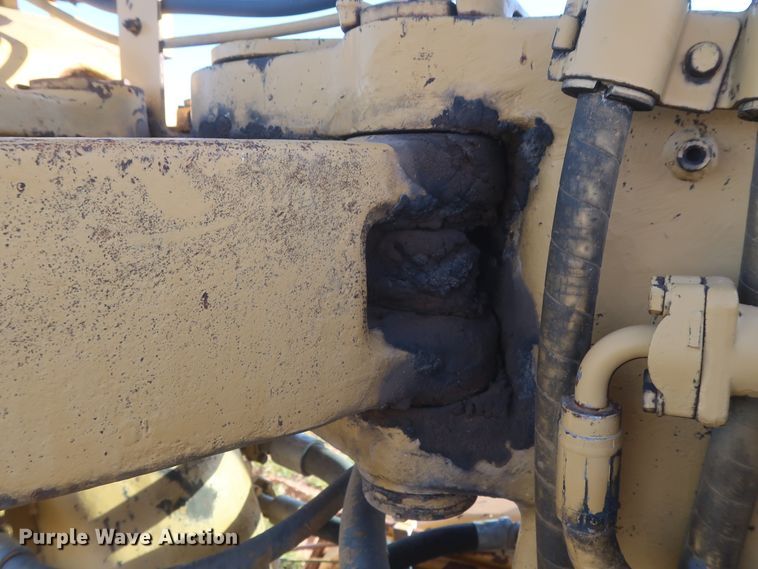 image for item DJ1820 1983 Caterpillar 615  elevating scraper