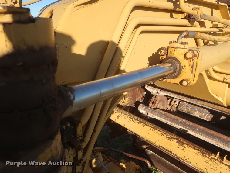 image for item DJ1820 1983 Caterpillar 615  elevating scraper