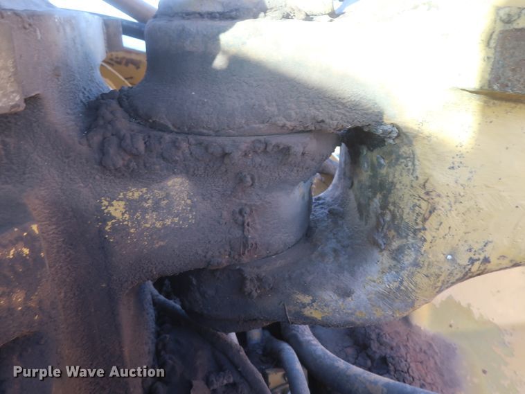 image for item DJ1820 1983 Caterpillar 615  elevating scraper