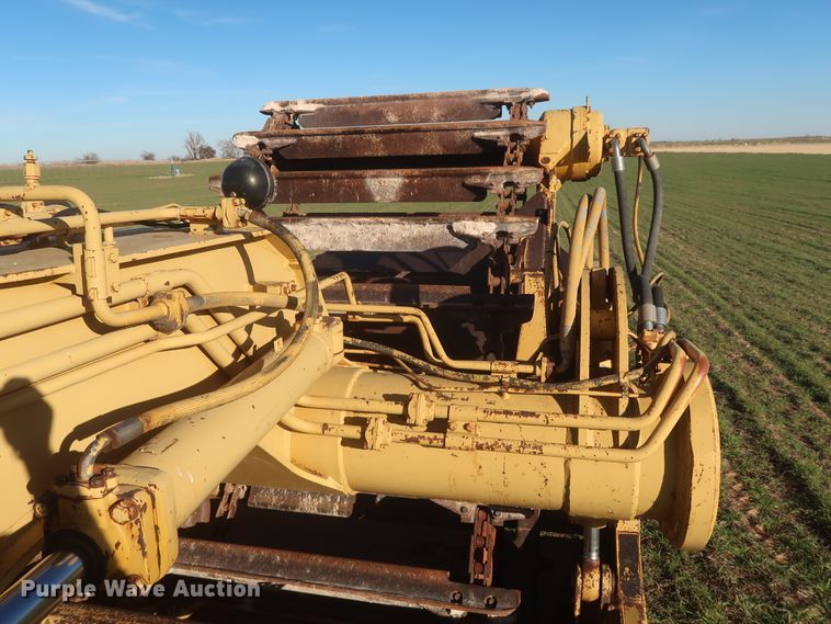 image for item DJ1820 1983 Caterpillar 615  elevating scraper