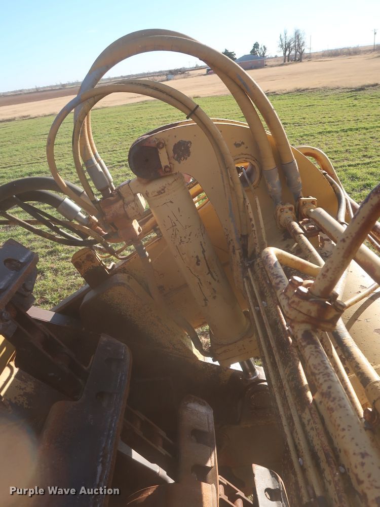 image for item DJ1820 1983 Caterpillar 615  elevating scraper