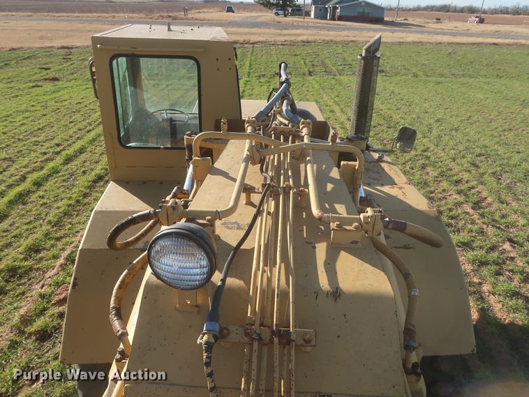 image for item DJ1820 1983 Caterpillar 615  elevating scraper