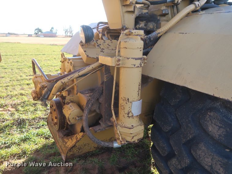 image for item DJ1820 1983 Caterpillar 615  elevating scraper