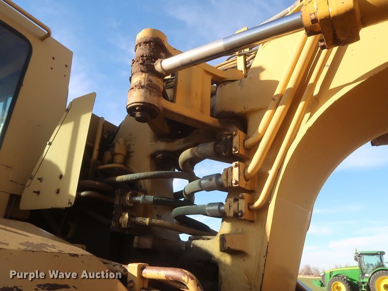 image for item DJ1820 1983 Caterpillar 615  elevating scraper