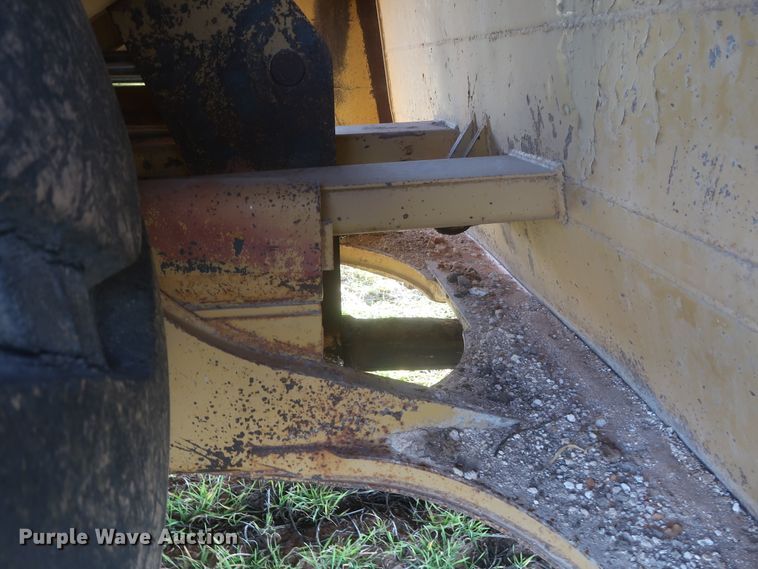 image for item DJ1820 1983 Caterpillar 615  elevating scraper