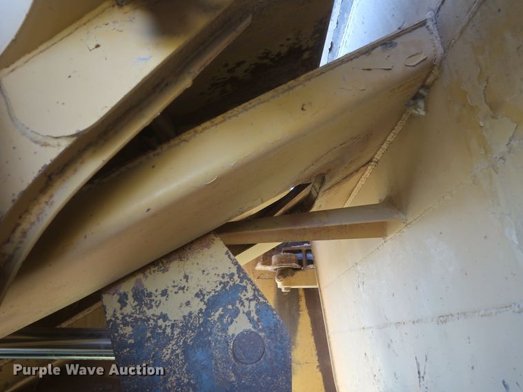 image for item DJ1820 1983 Caterpillar 615  elevating scraper