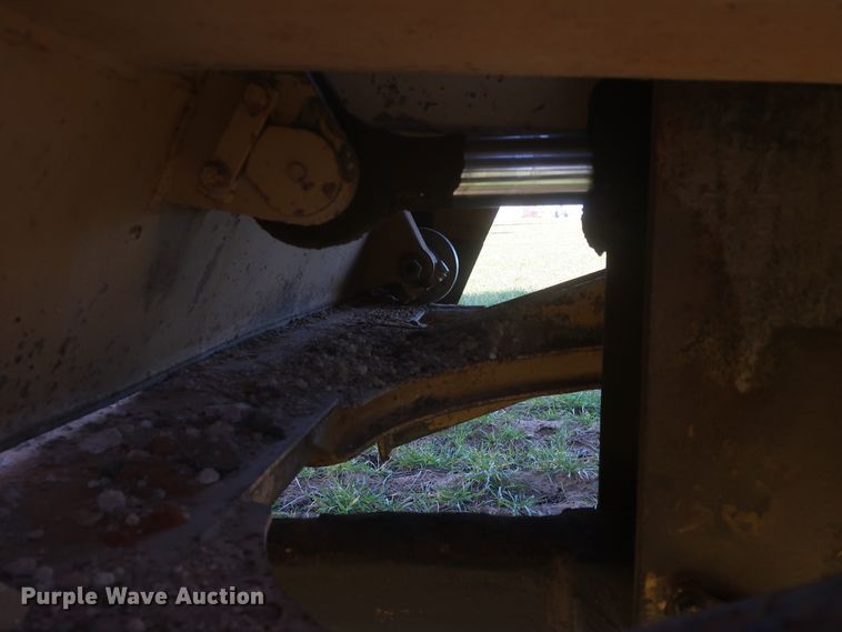 image for item DJ1820 1983 Caterpillar 615  elevating scraper