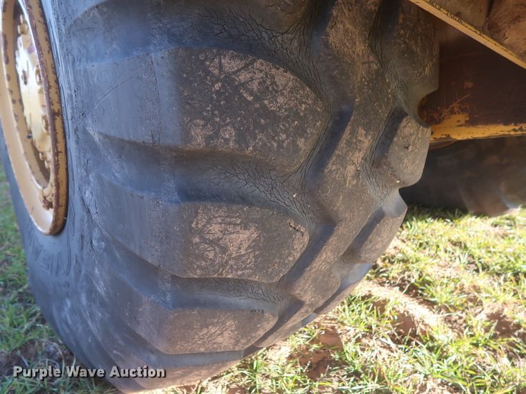 image for item DJ1820 1983 Caterpillar 615  elevating scraper