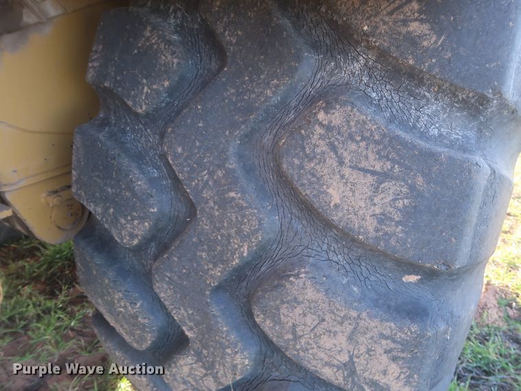 image for item DJ1820 1983 Caterpillar 615  elevating scraper