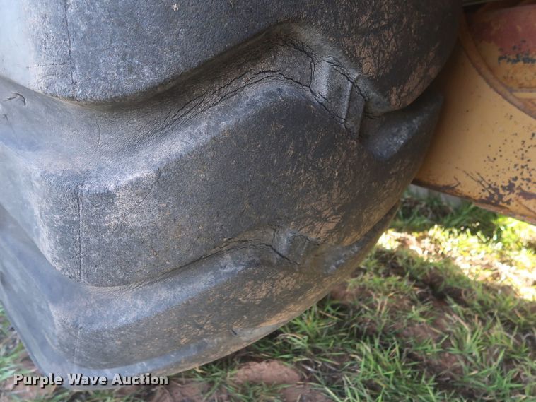 image for item DJ1820 1983 Caterpillar 615  elevating scraper