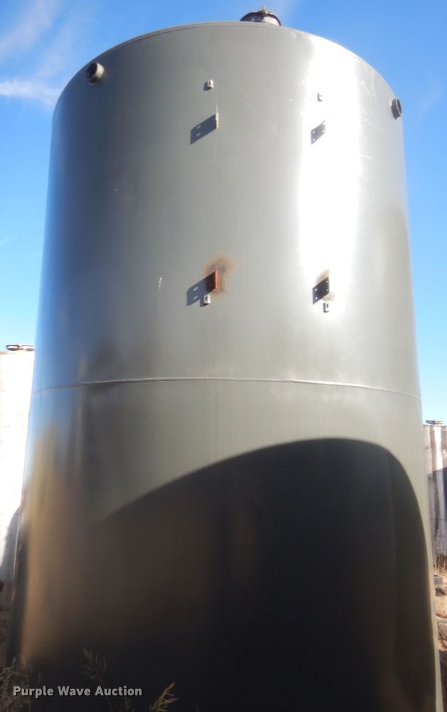 image for item DJ2138 Tank