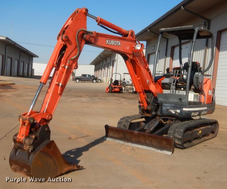 image for item DJ2150 Kubota KX71-3  mini excavator