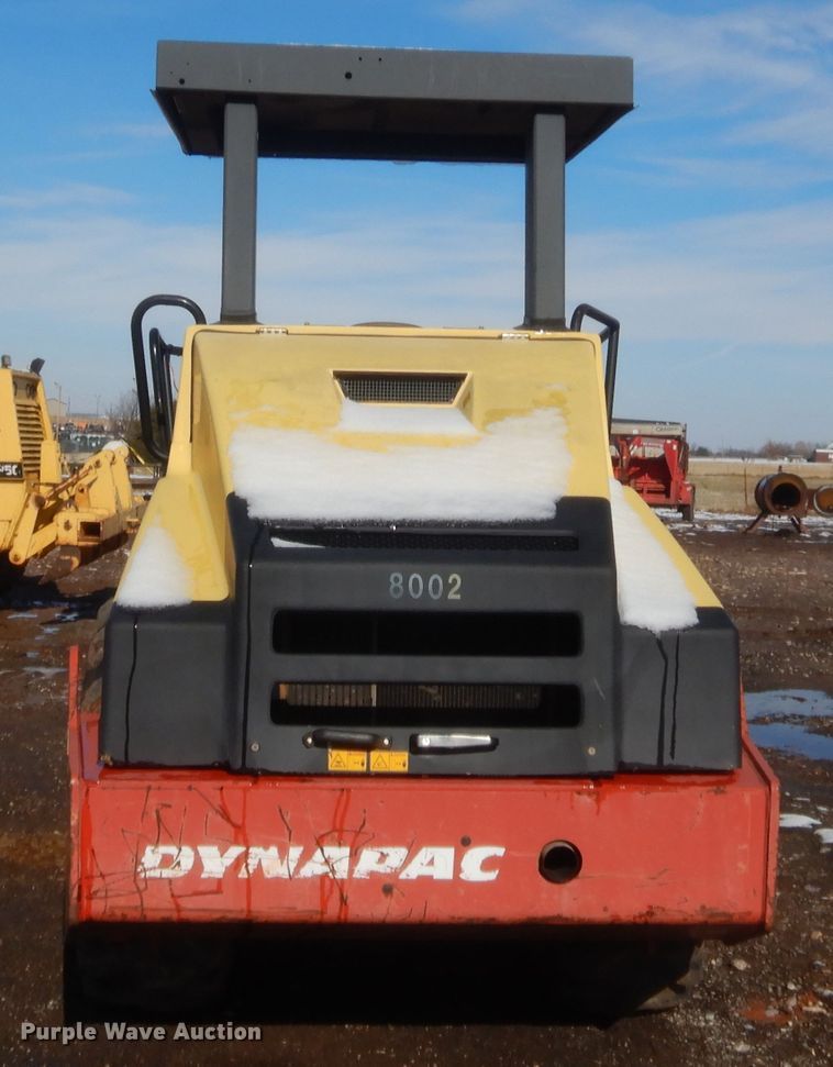 image for item DJ2151 Dynapac CA152PD  vibratory single drum roller