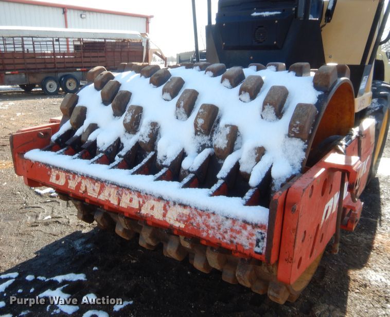 image for item DJ2151 Dynapac CA152PD  vibratory single drum roller