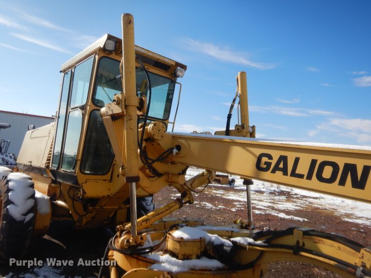 image for item DJ2152 1998 Galion 850B  motor grader