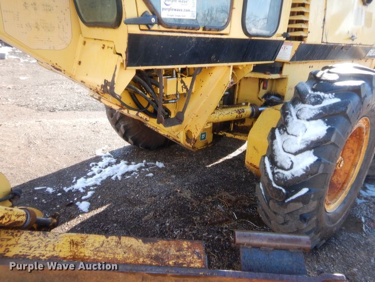 image for item DJ2152 1998 Galion 850B  motor grader