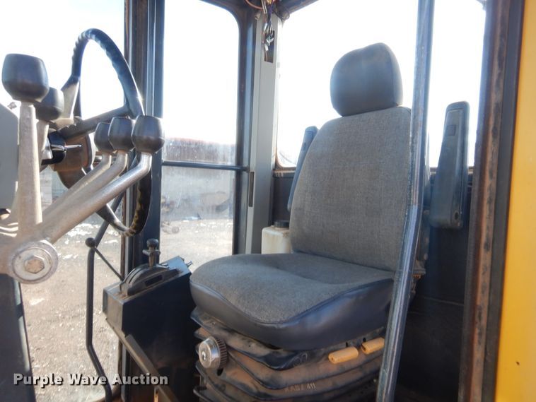 image for item DJ2152 1998 Galion 850B  motor grader