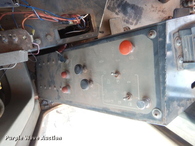 image for item DJ2152 1998 Galion 850B  motor grader