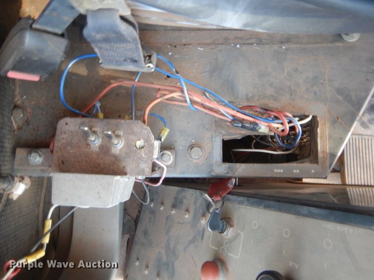 image for item DJ2152 1998 Galion 850B  motor grader