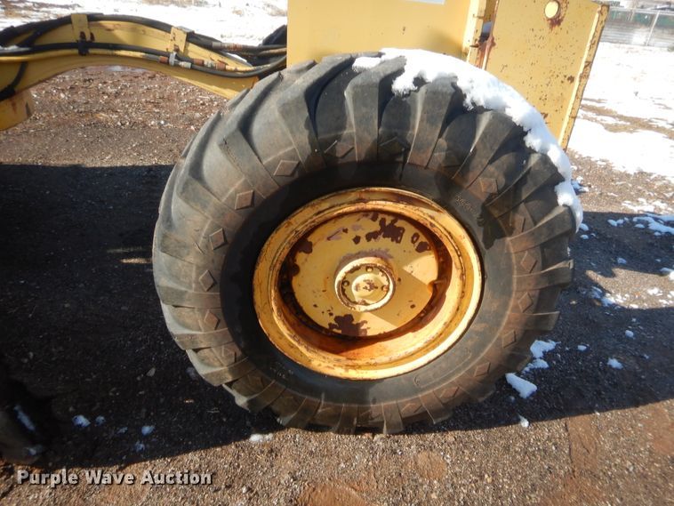 image for item DJ2152 1998 Galion 850B  motor grader