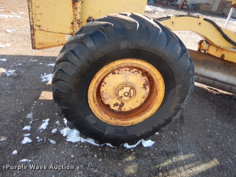 image for item DJ2152 1998 Galion 850B  motor grader