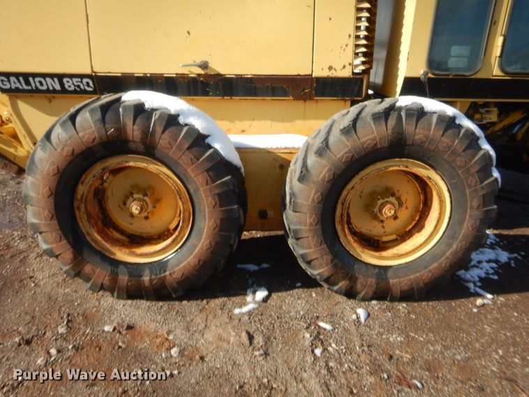 image for item DJ2152 1998 Galion 850B  motor grader