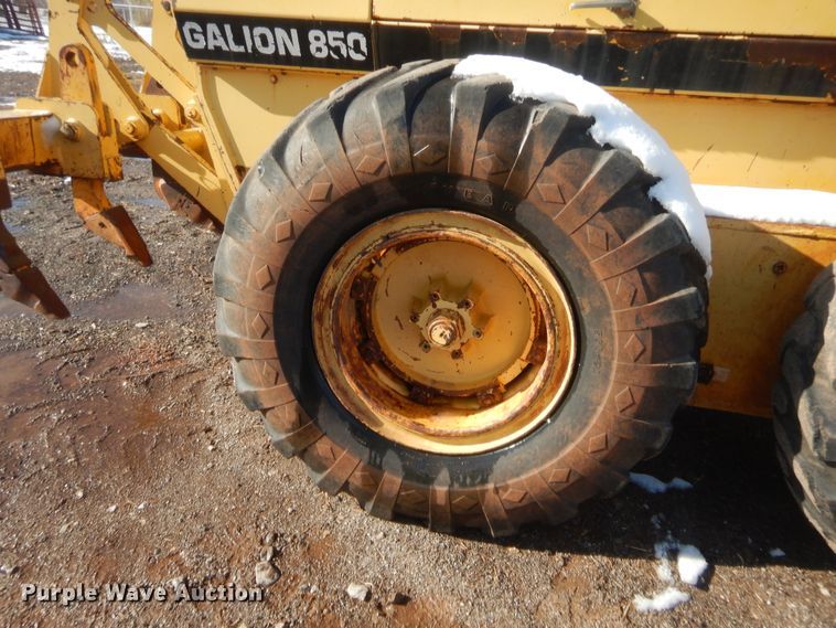 image for item DJ2152 1998 Galion 850B  motor grader
