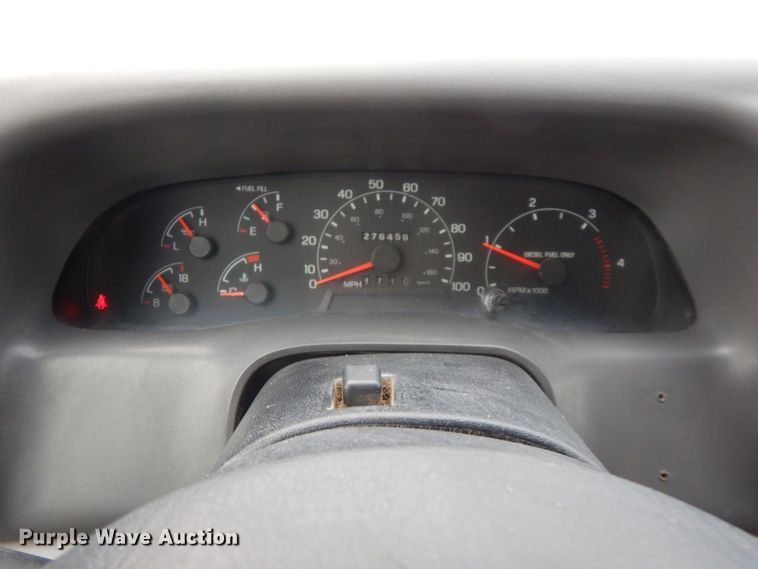 image for item DJ5777 2001 Ford F550 Super Duty XL  Crew Cab flatbed pickup truck