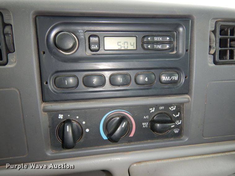 image for item DJ5777 2001 Ford F550 Super Duty XL  Crew Cab flatbed pickup truck