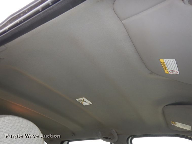 image for item DJ5777 2001 Ford F550 Super Duty XL  Crew Cab flatbed pickup truck