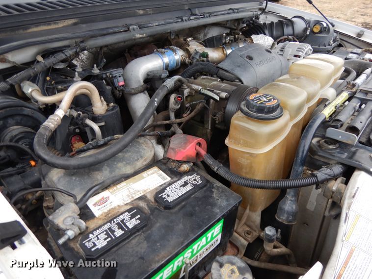 image for item DJ5777 2001 Ford F550 Super Duty XL  Crew Cab flatbed pickup truck