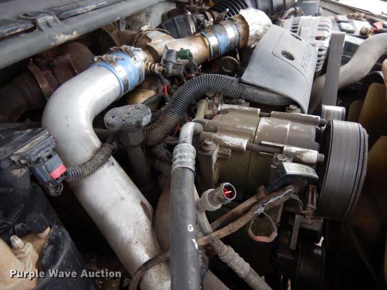 image for item DJ5777 2001 Ford F550 Super Duty XL  Crew Cab flatbed pickup truck