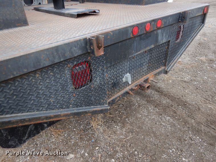 image for item DJ5777 2001 Ford F550 Super Duty XL  Crew Cab flatbed pickup truck