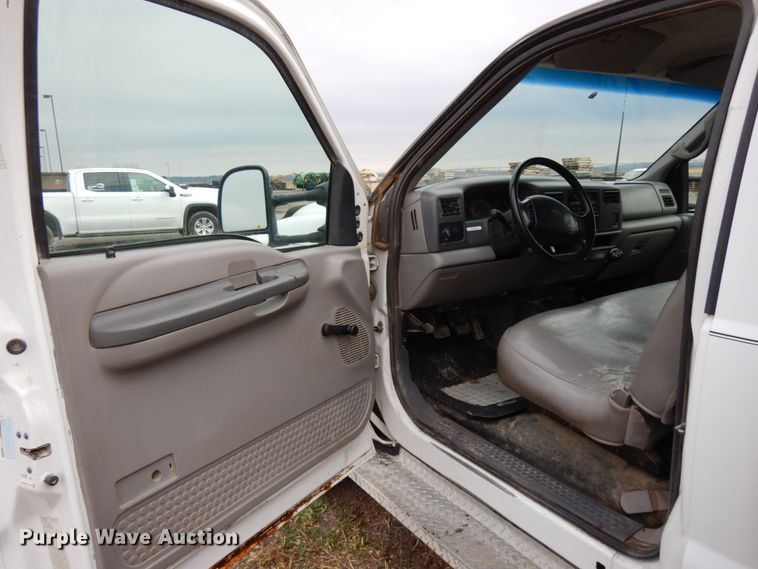 image for item DJ5805 1999 Ford F450 Super Duty XL  utility truck