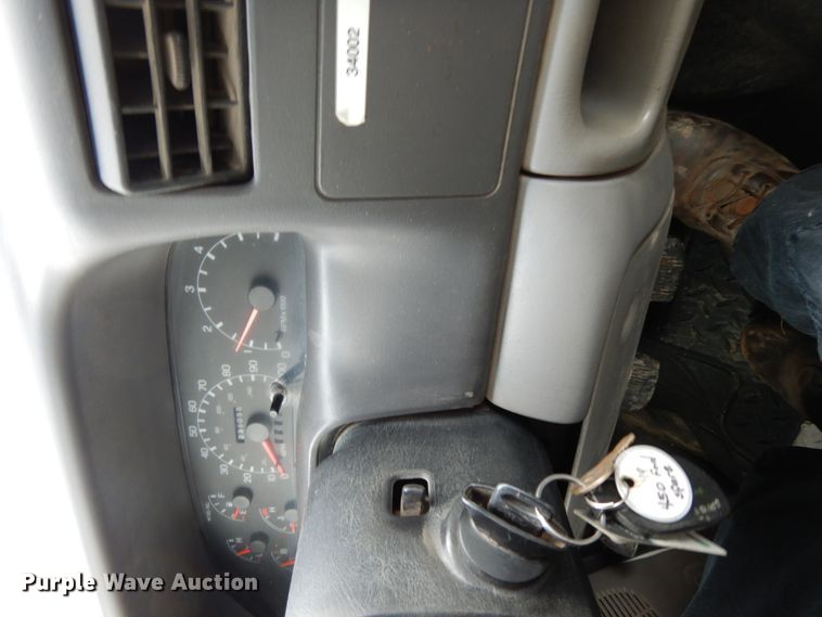 image for item DJ5805 1999 Ford F450 Super Duty XL  utility truck