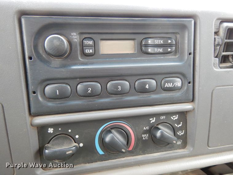 image for item DJ5805 1999 Ford F450 Super Duty XL  utility truck