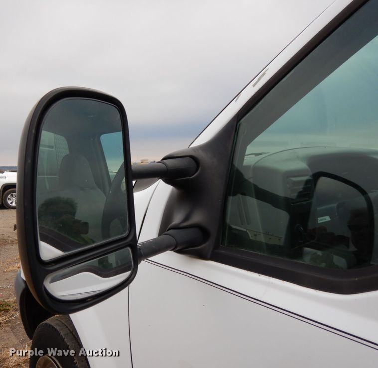 image for item DJ5805 1999 Ford F450 Super Duty XL  utility truck