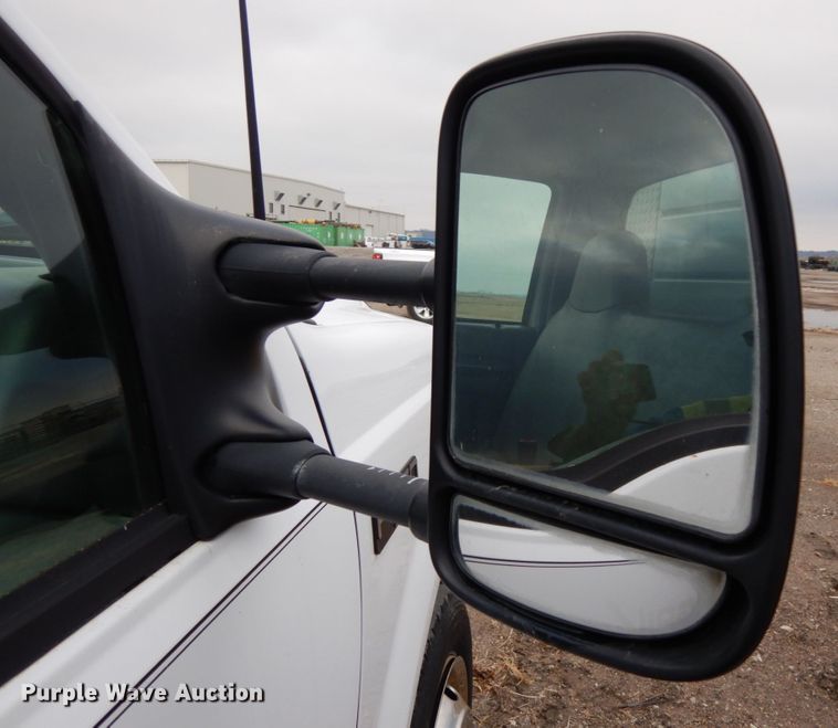 image for item DJ5805 1999 Ford F450 Super Duty XL  utility truck