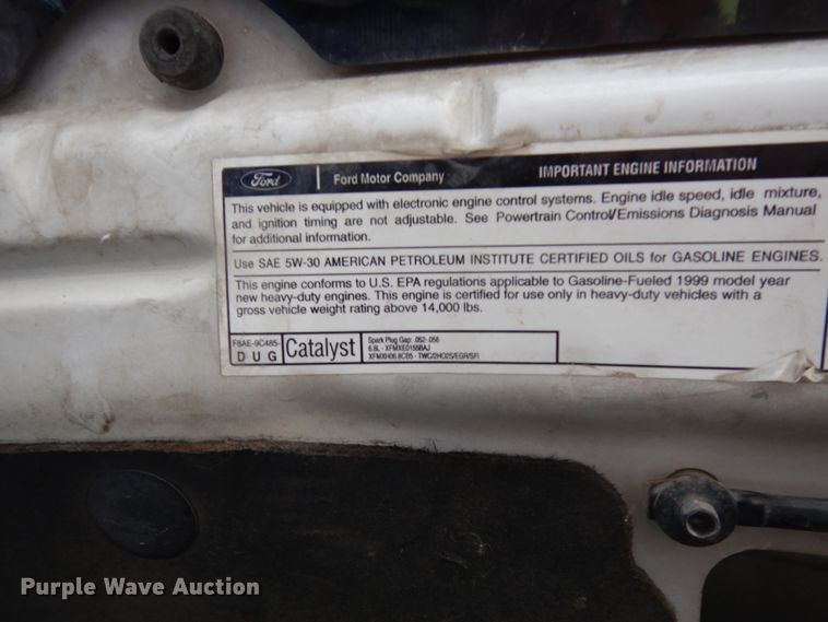 image for item DJ5805 1999 Ford F450 Super Duty XL  utility truck