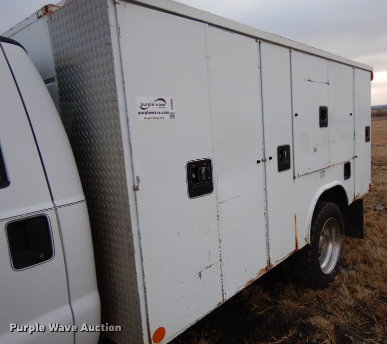 image for item DJ5805 1999 Ford F450 Super Duty XL  utility truck