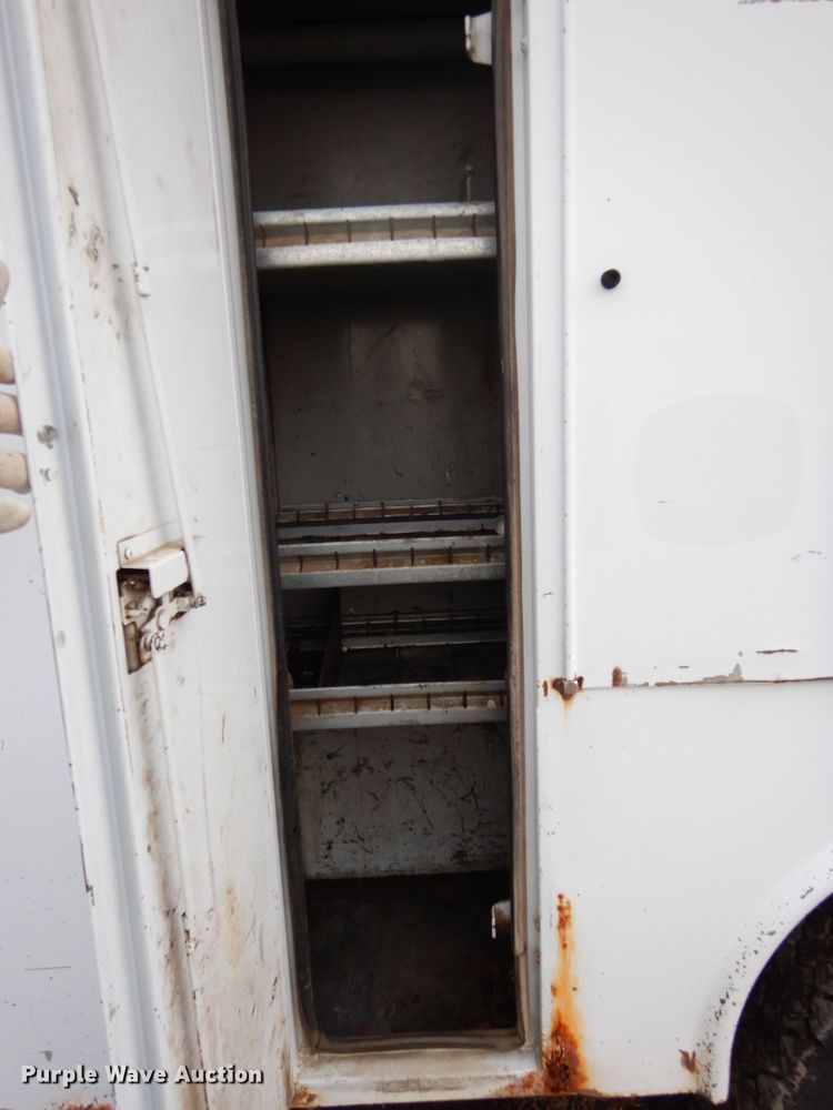 image for item DJ5805 1999 Ford F450 Super Duty XL  utility truck