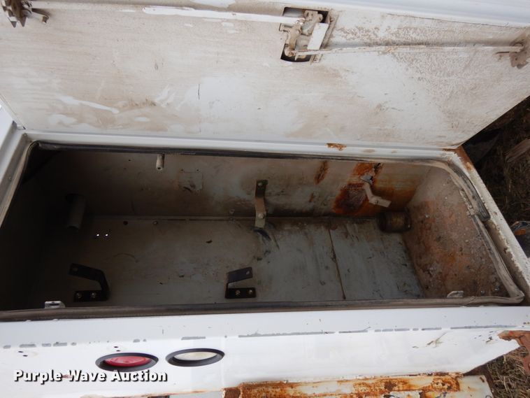 image for item DJ5805 1999 Ford F450 Super Duty XL  utility truck