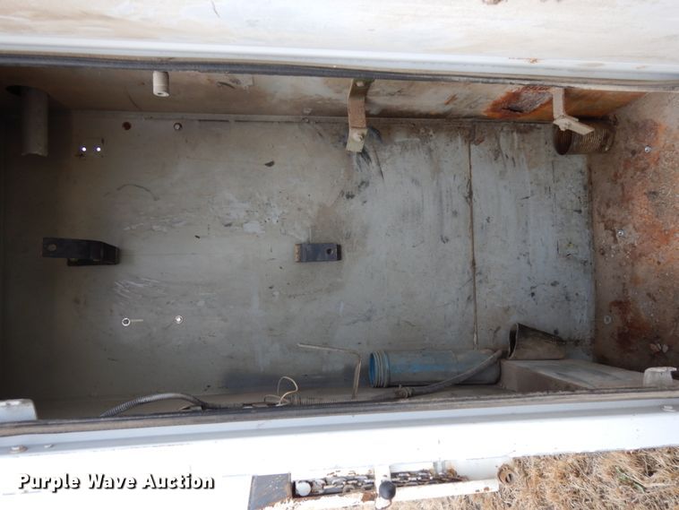 image for item DJ5805 1999 Ford F450 Super Duty XL  utility truck