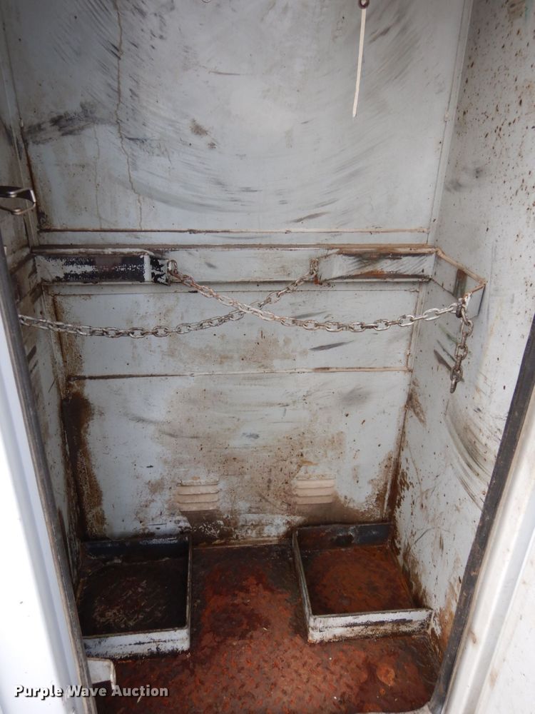 image for item DJ5805 1999 Ford F450 Super Duty XL  utility truck