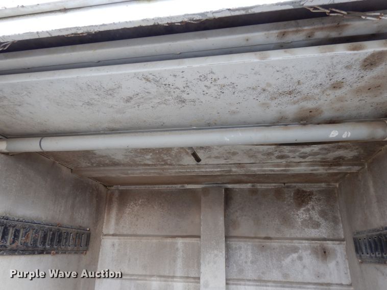 image for item DJ5805 1999 Ford F450 Super Duty XL  utility truck