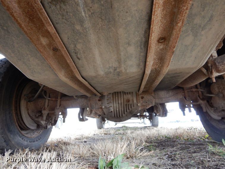 image for item DJ5805 1999 Ford F450 Super Duty XL  utility truck