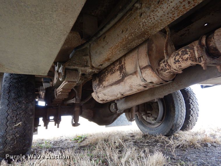 image for item DJ5805 1999 Ford F450 Super Duty XL  utility truck