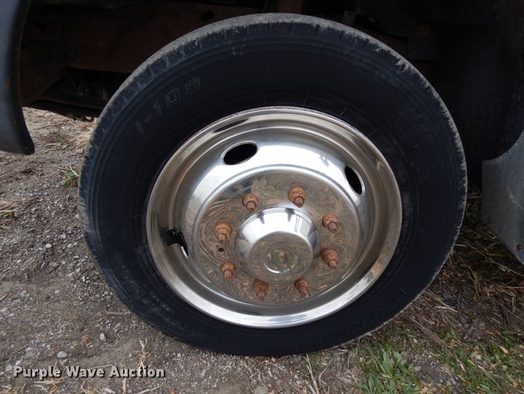 image for item DJ5805 1999 Ford F450 Super Duty XL  utility truck