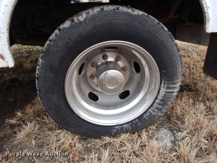 image for item DJ5805 1999 Ford F450 Super Duty XL  utility truck