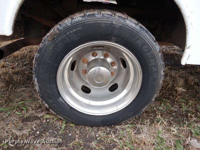 image for item DJ5805 1999 Ford F450 Super Duty XL  utility truck